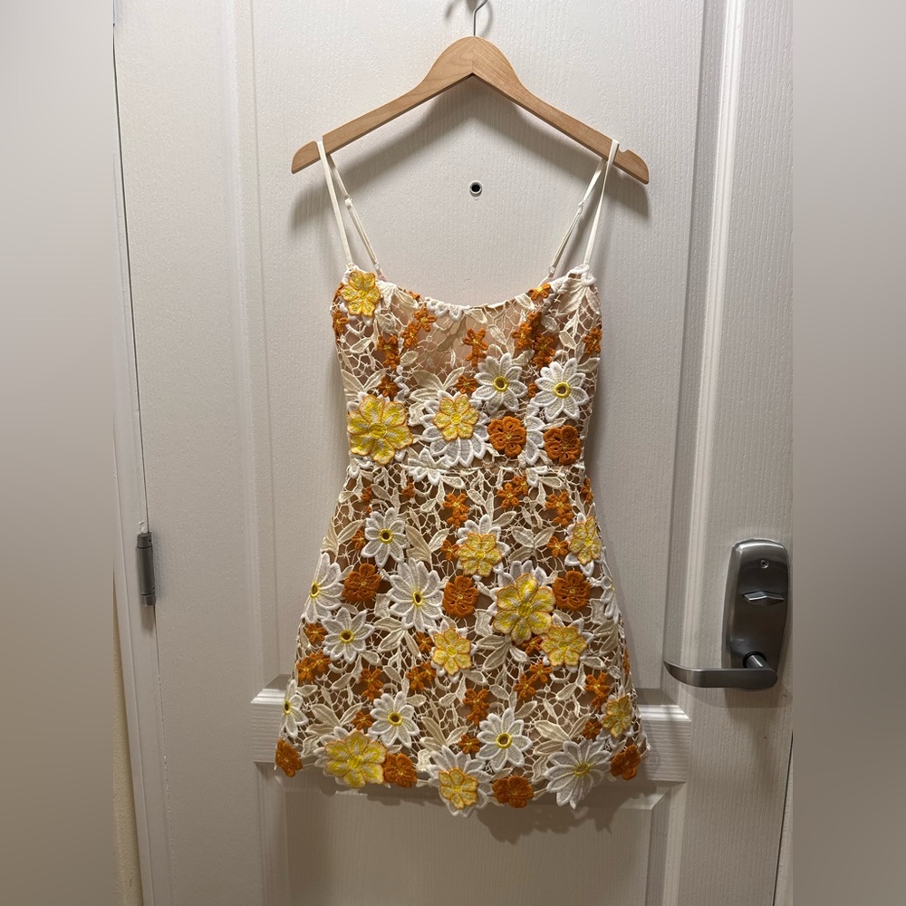 Helsi Floral Lace Fit & Flare Mini Dress in Orange and White Size XS - Picture 3 of 7